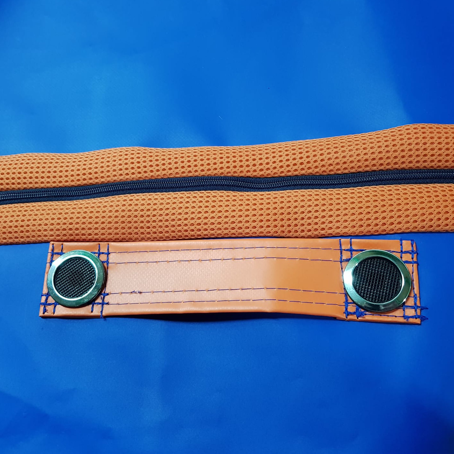 FUNDA QUITAMIEDOS CON CANTONERAS Y ASAS - Imagen 2