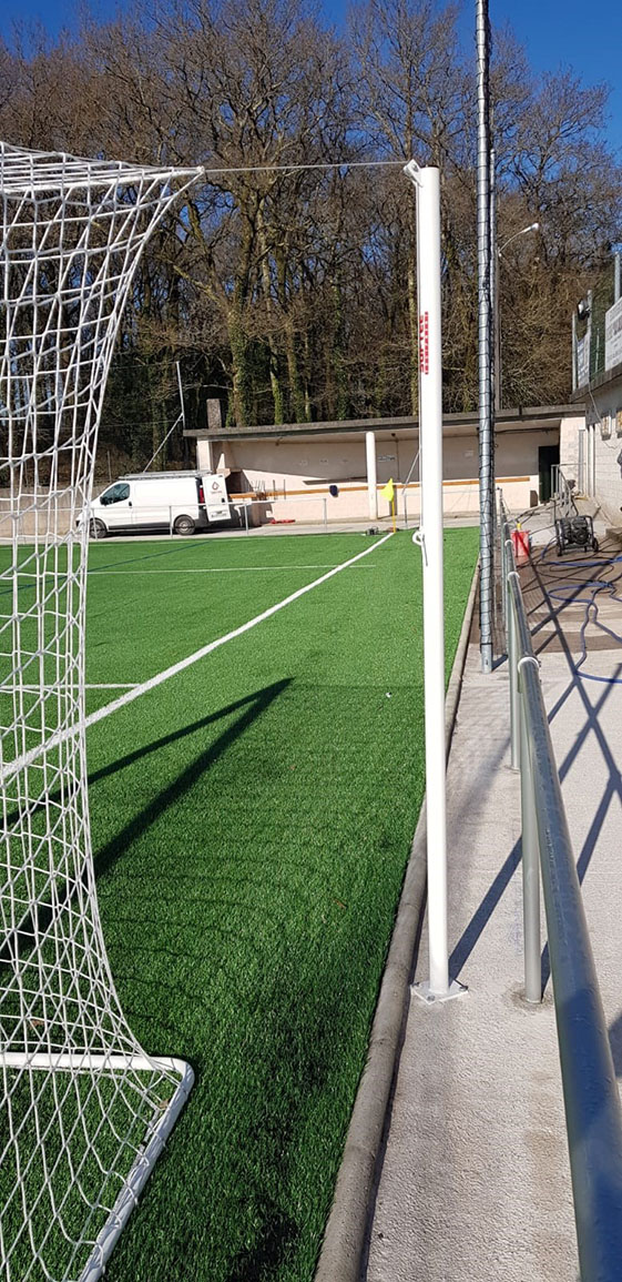 JUEGO 4 POSTES TRASEROS METÁLICOS PARA SUJECCIÓN RED TIPO CAJÓN - Imagen 3