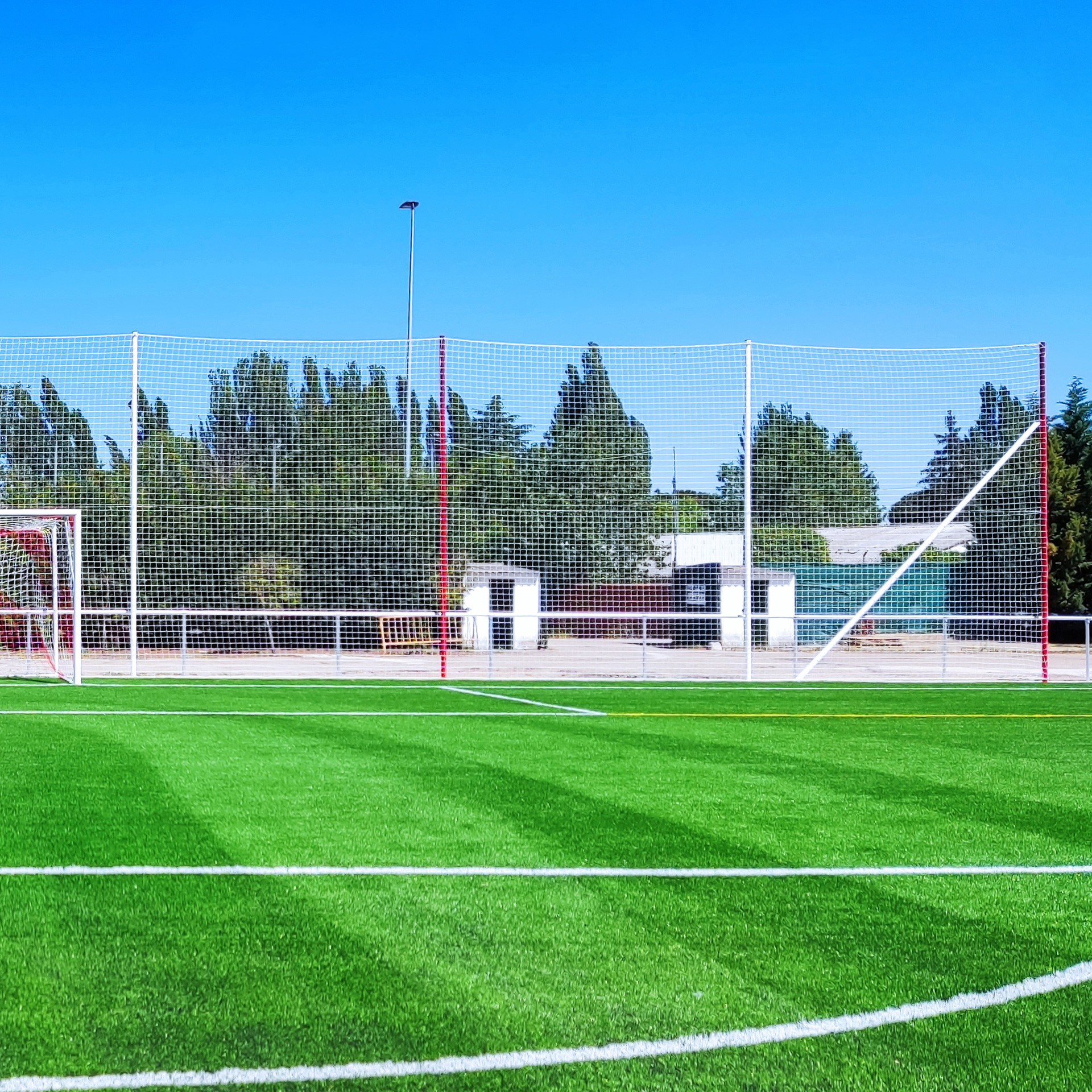 POSTE REFUERZO METÁLICO PARA RED PROTECCIÓN SIN BOTES - Imagen 4