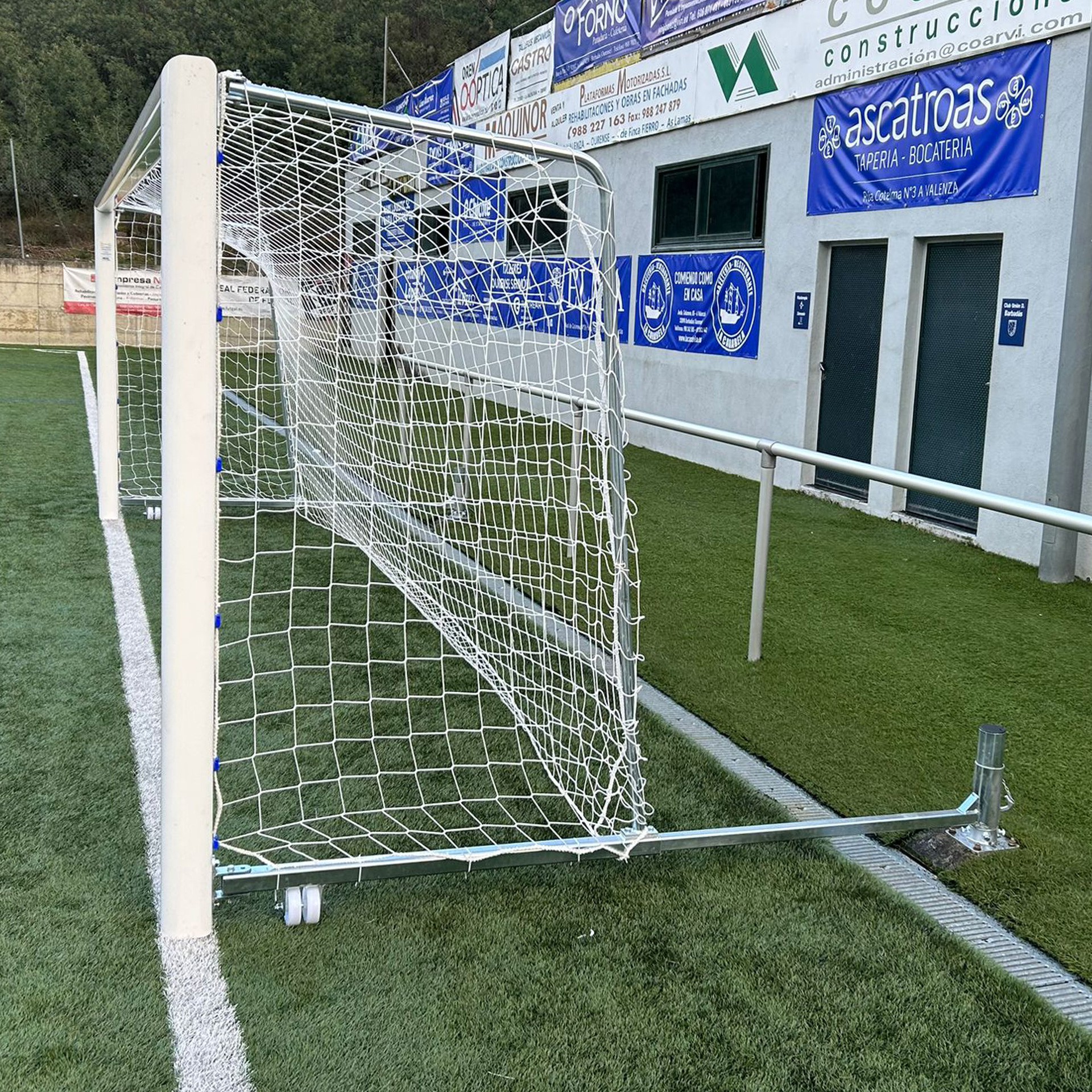 JUEGO PORTERÍAS ALUMINIO FÚTBOL 7 120X100 MM ABATIBLES CON ARQUILLOS CINCADOS - Imagen 5
