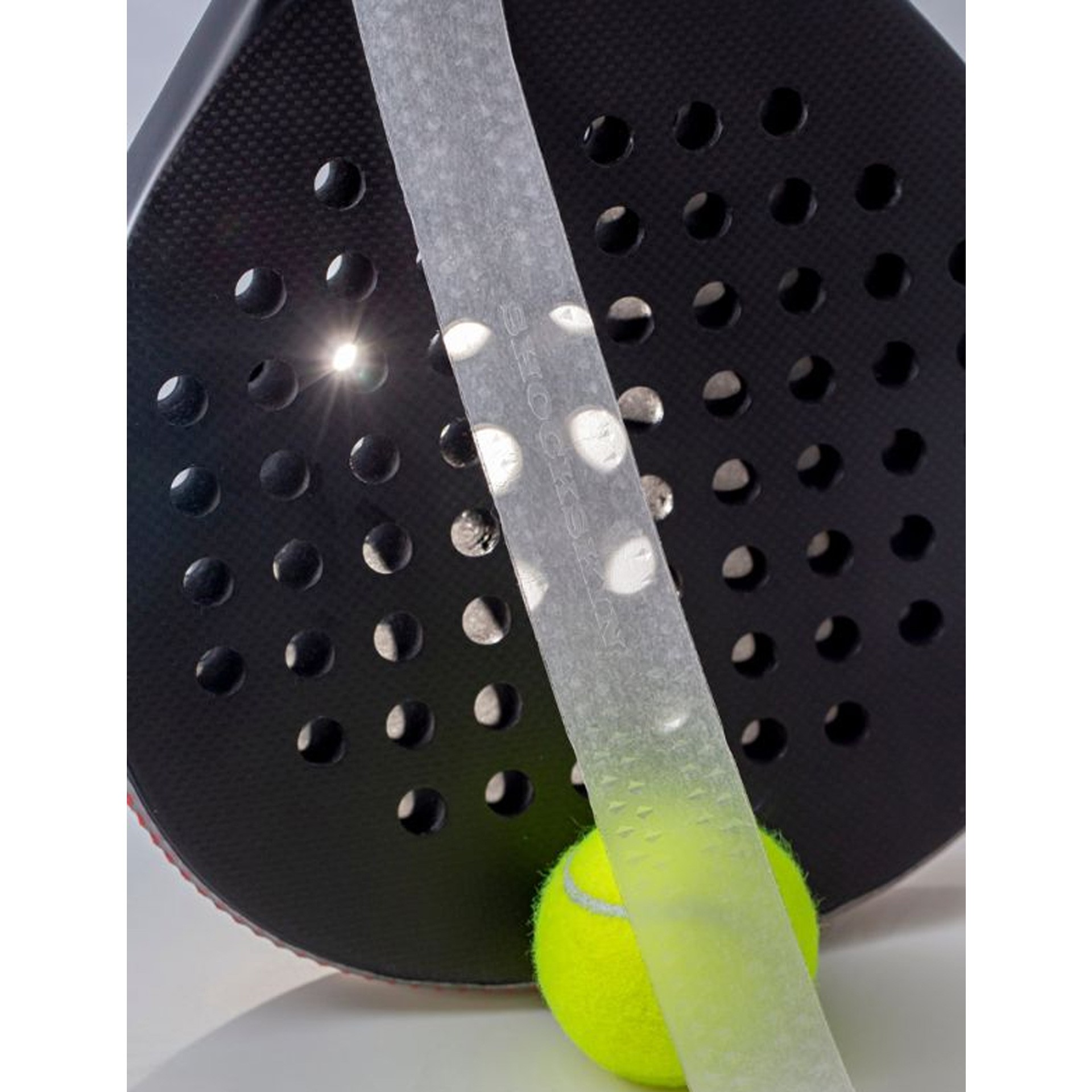 PROTECTOR DE PALA DE PÁDEL SHOCKOUT SHOCKSKIN TRANSPARENTE - Imagen 3