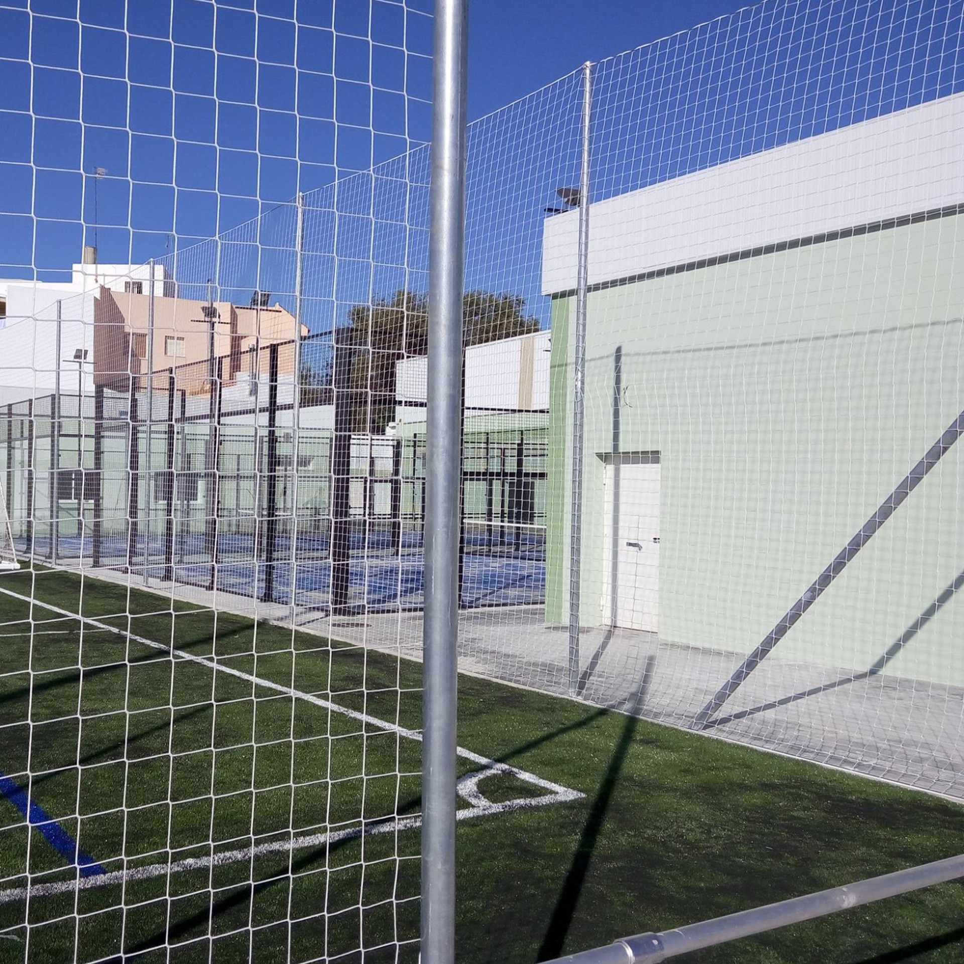 POSTE METÁLICO GALVANIZADO 6M PARA RED PROTECCIÓN CON PLETINA PARA ATORNILLAR - Imagen 2